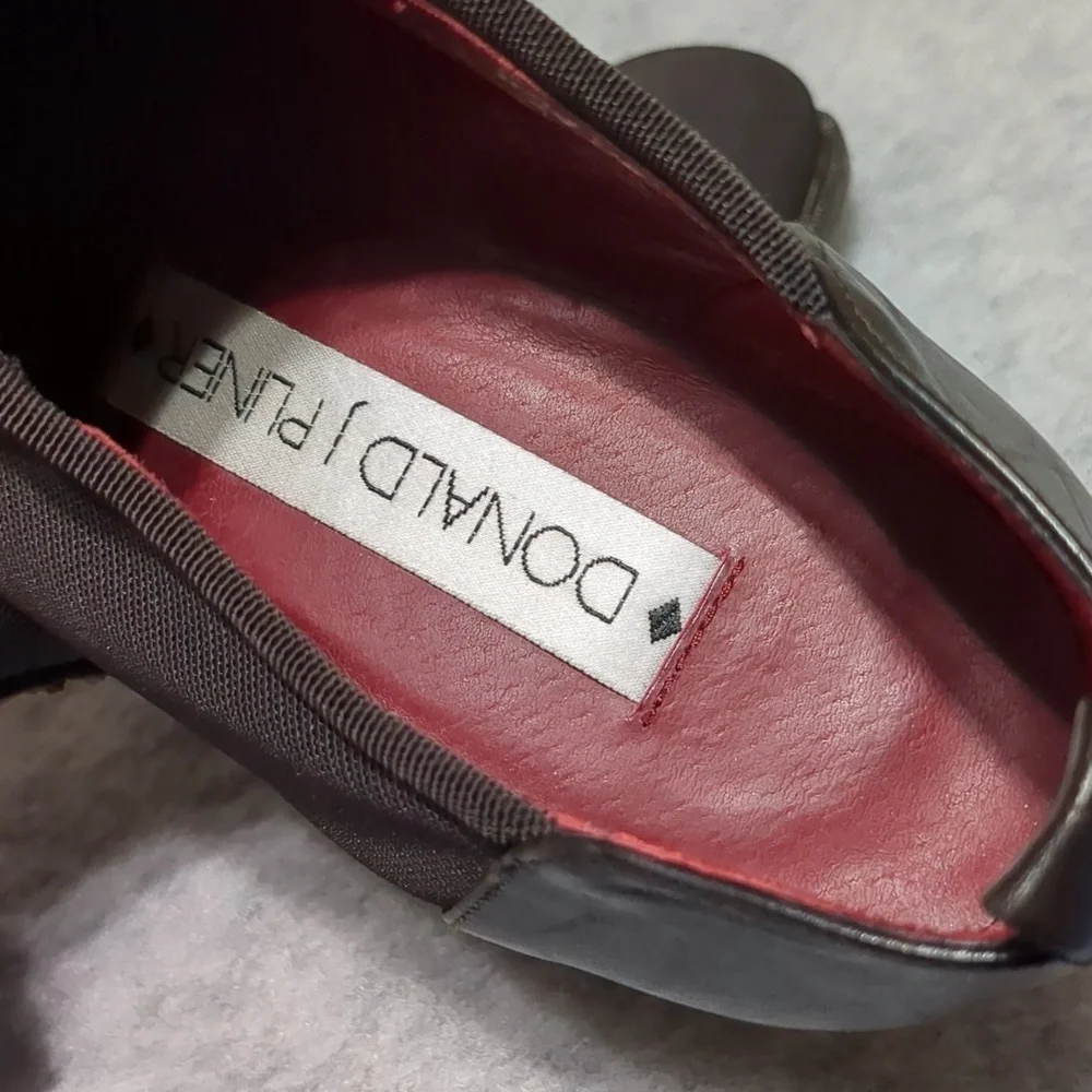 Donald J Pliner Black Chunky Heel 8.5